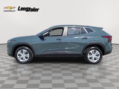 Used 2025 Chevrolet Trax LS image 2