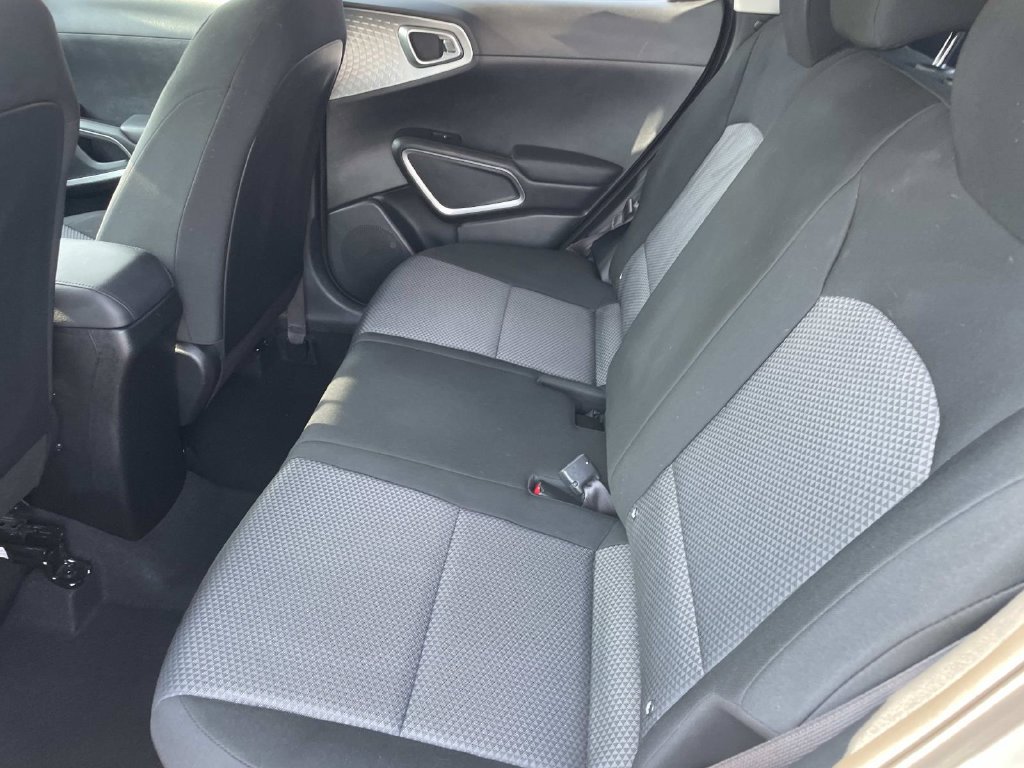 Used 2023 Kia Soul LX FWD image 14