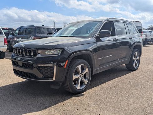 New 2026 Jeep Grand Cherokee Limited RWD image 1