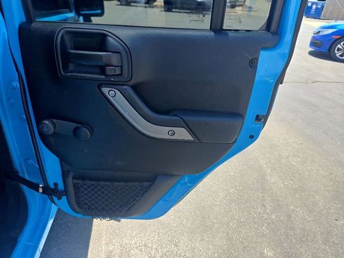 Used 2018 Jeep Wrangler Unlimited Sport w/ Connectivity Group AWD/4WD image 26