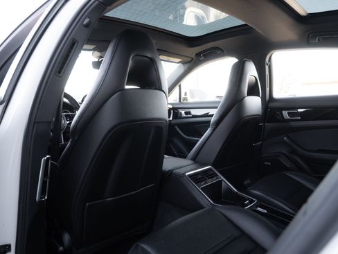 Used 2020 Porsche Panamera 4S image 28