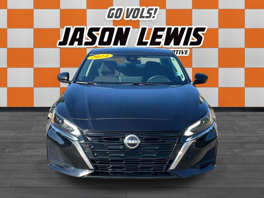 Used 2024 Nissan Altima 2.5 SV w/ SV Premium Package FWD image 8