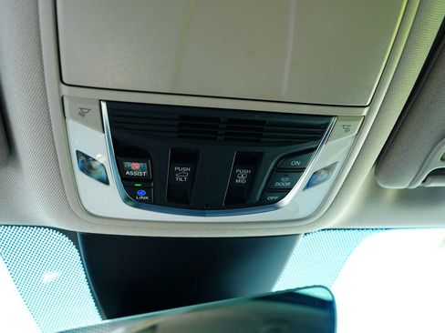 Certified 2024 Acura MDX SH-AWD w/ Advance Package image 26