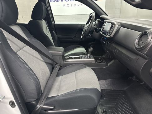 Used 2023 Toyota Tacoma TRD Off-Road w/ Black Out Package (TMS) image 20