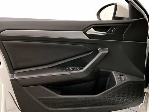 Used 2023 Volkswagen Jetta SE w/ Panoramic Sunroof Package FWD image 22