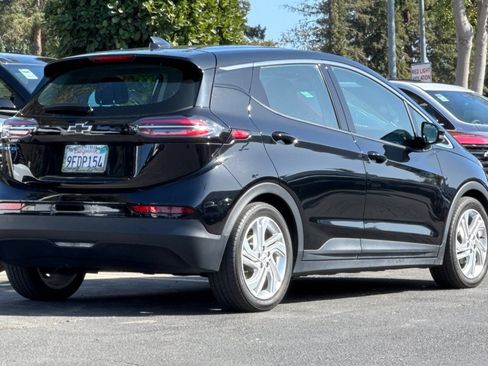 Used 2023 Chevrolet Bolt LT FWD image 5