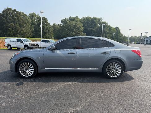 Used 2014 Hyundai Equus Signature RWD image 4