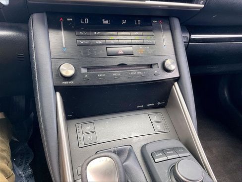 Used 2017 Lexus IS 200t w/ Premium Package RWD image 25