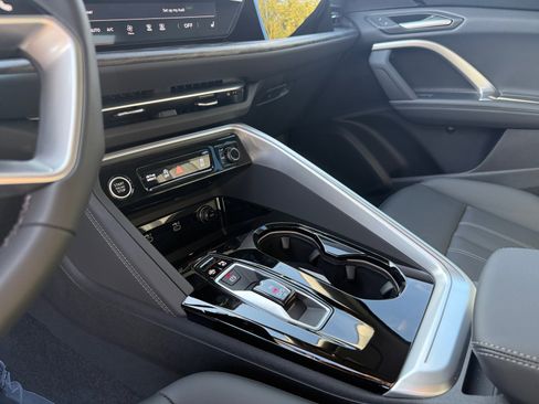 New 2025 Audi Q5 Premium image 13