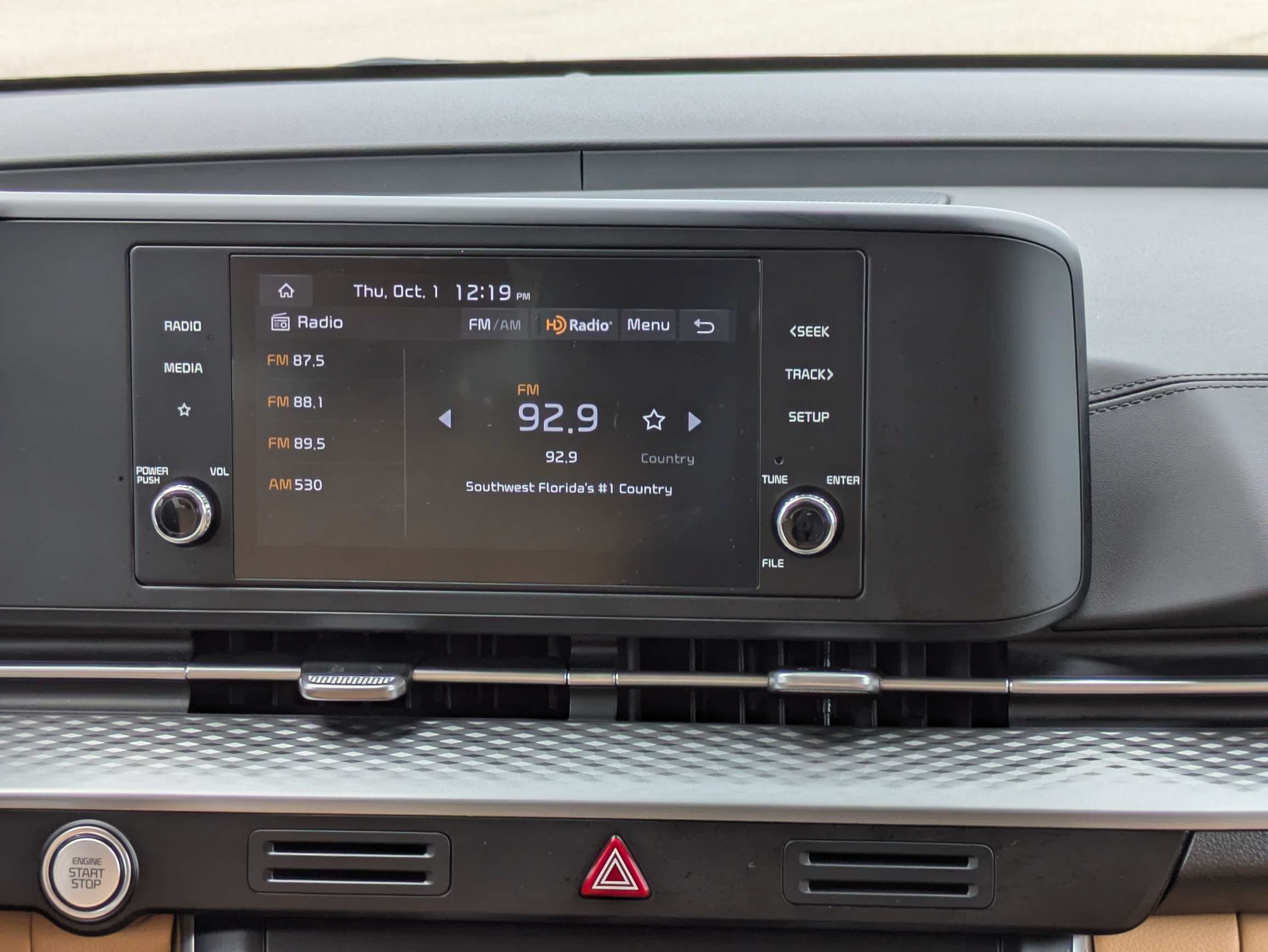 Certified 2024 Kia Carnival LX FWD image 18
