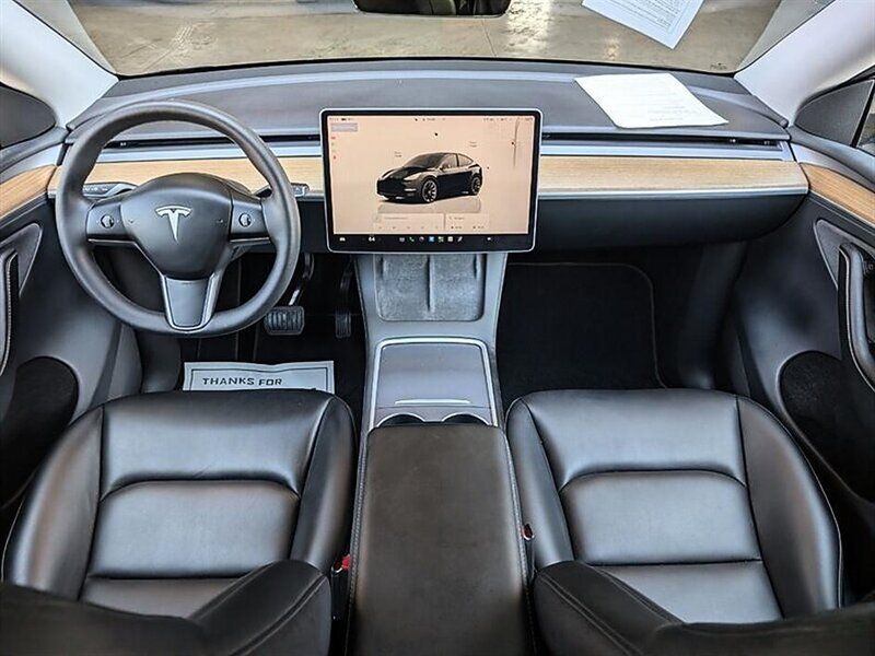 Used 2023 Tesla Model Y Long Range AWD/4WD image 3