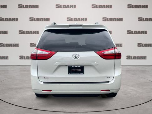Used 2019 Toyota Sienna XLE FWD image 4