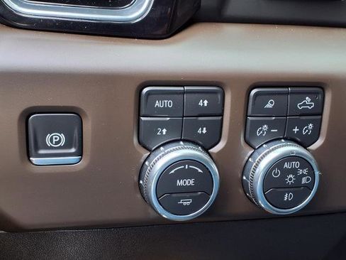 Used 2025 GMC Sierra 2500 Denali w/ Denali Reserve Package AWD/4WD image 15