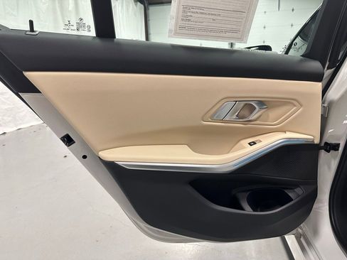 Used 2023 BMW 330i xDrive Sedan w/ Premium Package image 40