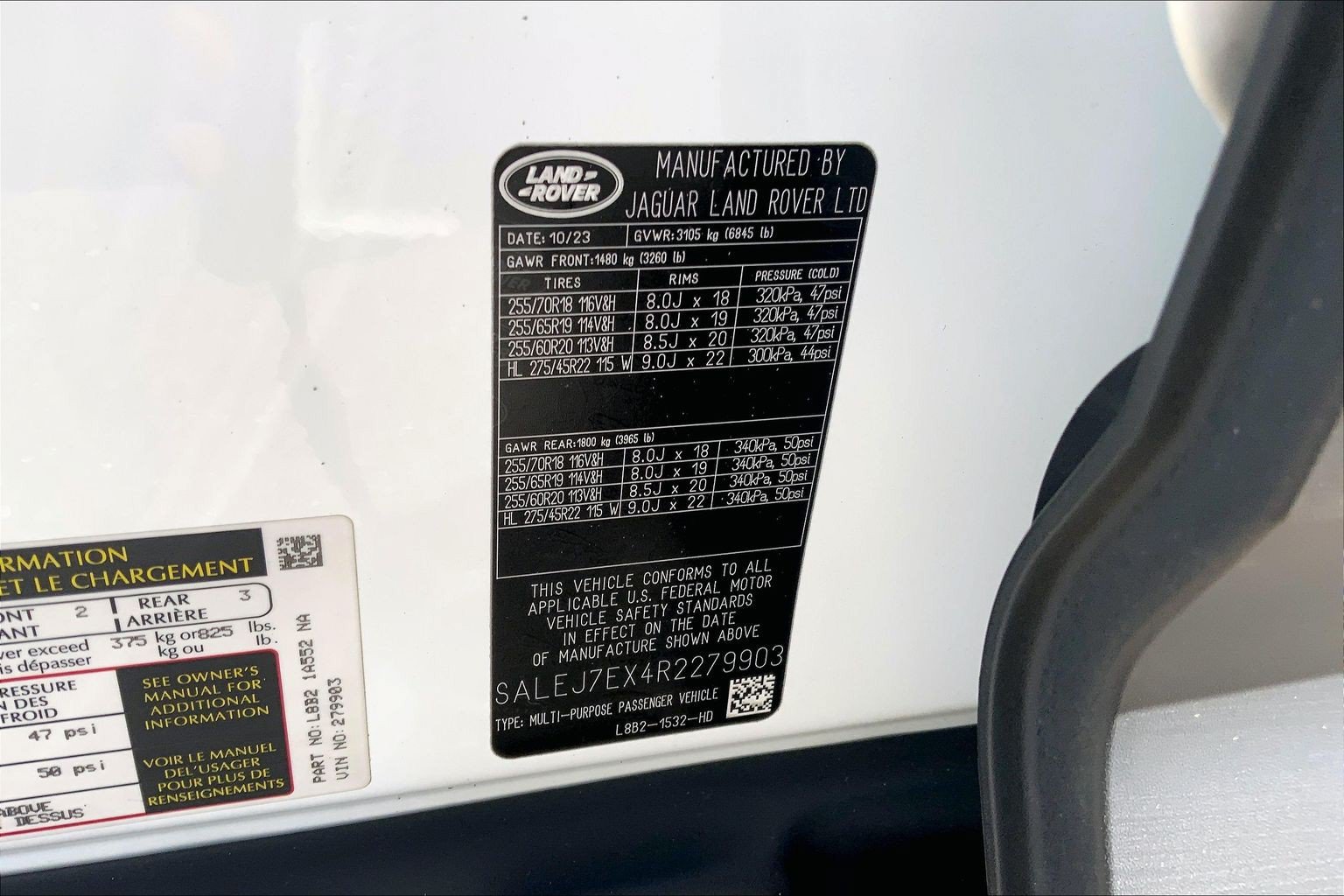 Certified 2024 Land Rover Defender 110 S AWD/4WD image 33