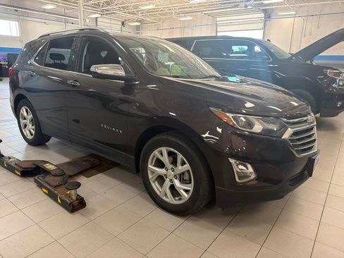 Used 2020 Chevrolet Equinox Premier FWD image 2