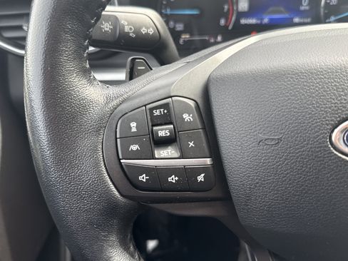 Used 2020 Ford Explorer XLT w/ Equipment Group 202A AWD/4WD image 16