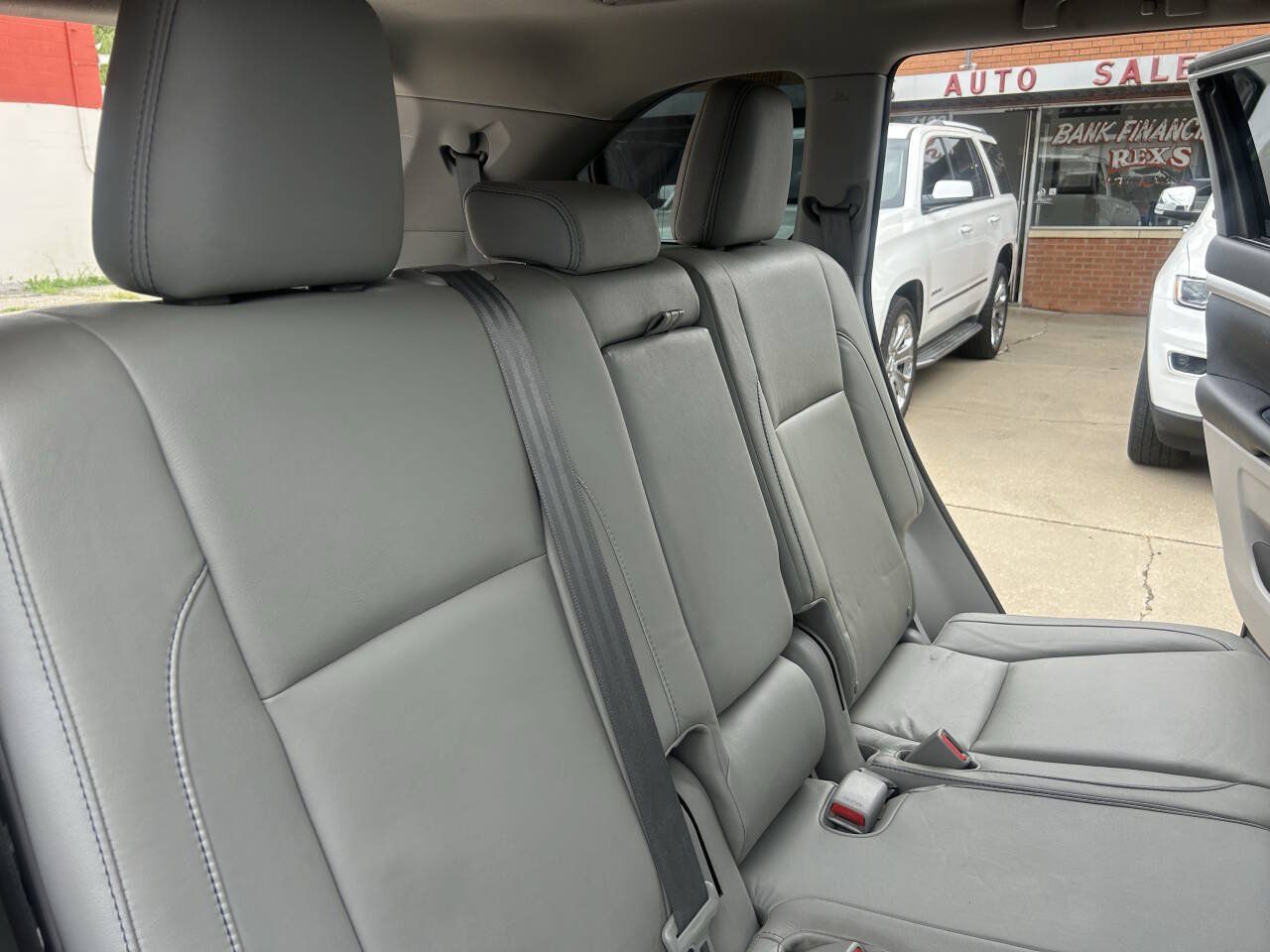 Used 2016 Toyota Highlander XLE AWD/4WD image 29