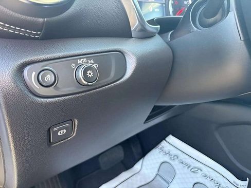 Used 2024 Chevrolet Blazer LT image 13