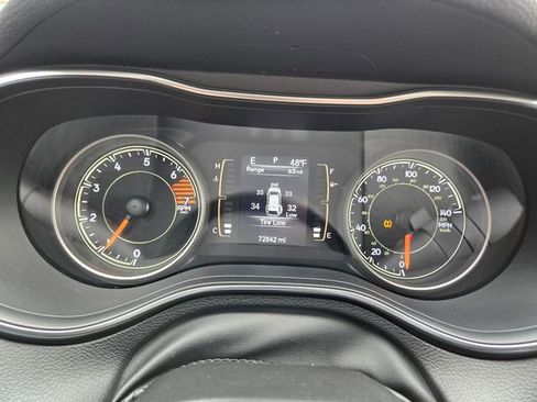 Used 2019 Jeep Cherokee Latitude w/ Popular Appearance Group image 18