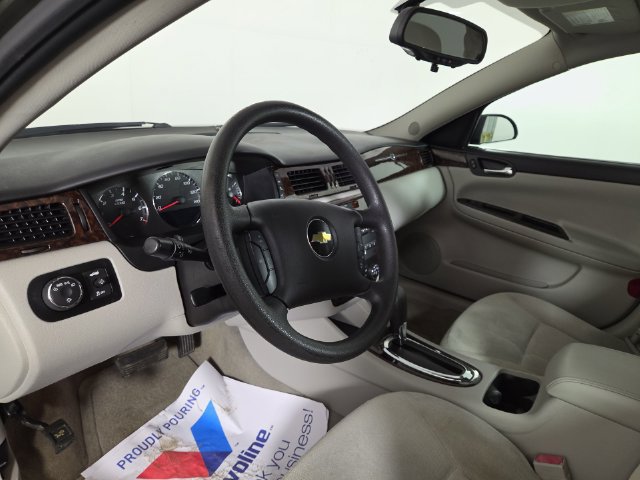 Used 2015 Chevrolet Impala LT FWD image 14