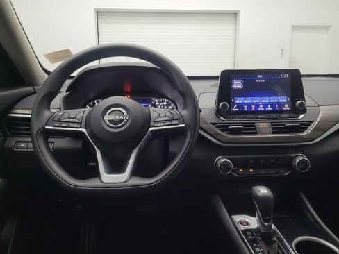 Used 2024 Nissan Altima 2.5 SV image 22