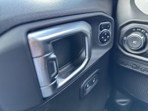 Used 2024 Jeep Wrangler Unlimited Sport AWD/4WD image 29