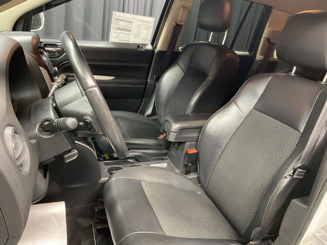 Used 2017 Jeep Compass Latitude AWD/4WD image 11