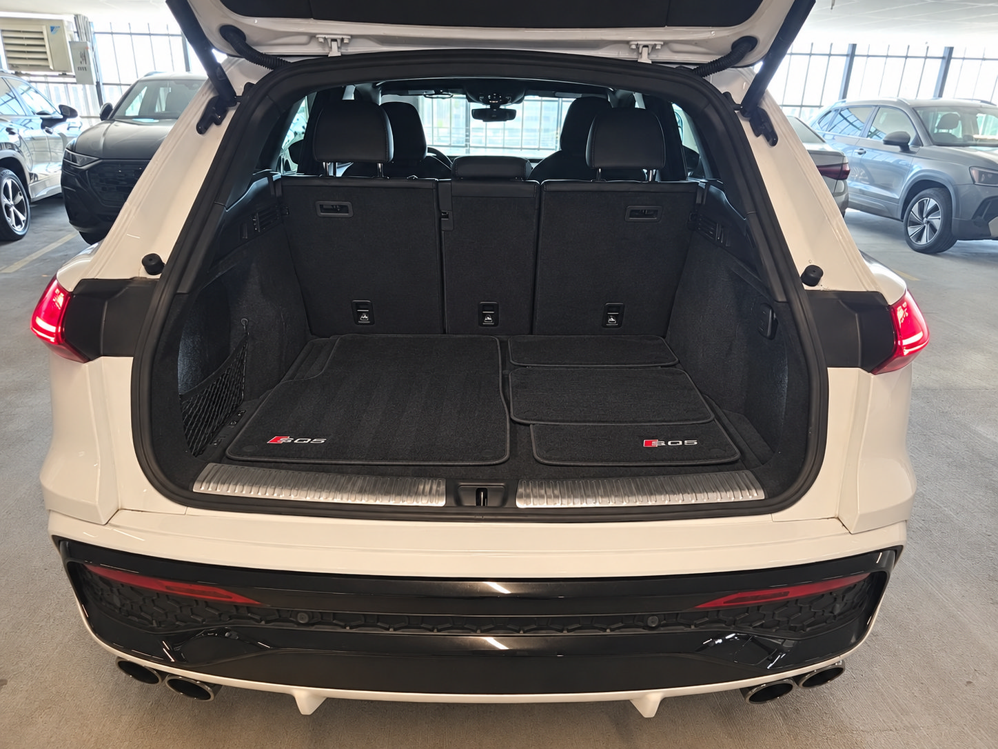 Used 2025 Audi SQ5 Prestige w/ Prestige Package AWD/4WD image 7