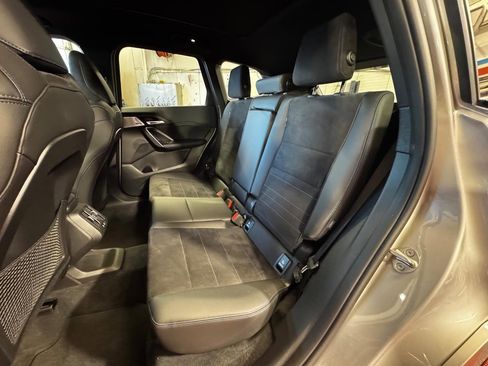 Used 2024 BMW X1 M35i w/ Premium Package image 13