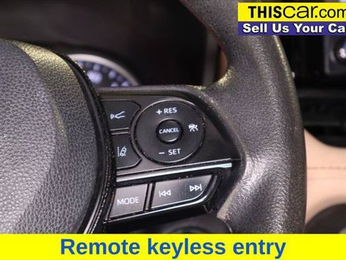 Used 2019 Toyota RAV4 XLE FWD image 17