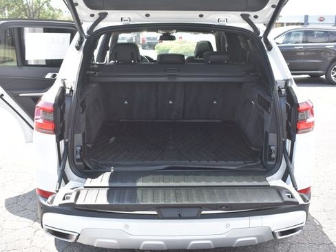 Used 2023 BMW X5 xDrive40i w/ Premium Package AWD/4WD image 18