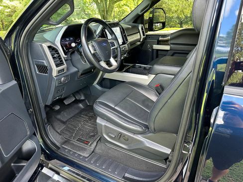 Used 2022 Ford F250 Lariat w/ Lariat Ultimate Package AWD/4WD image 11