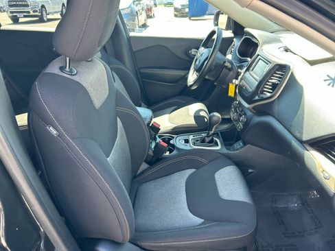 Used 2016 Jeep Cherokee Sport w/ Cold Weather Group image 24