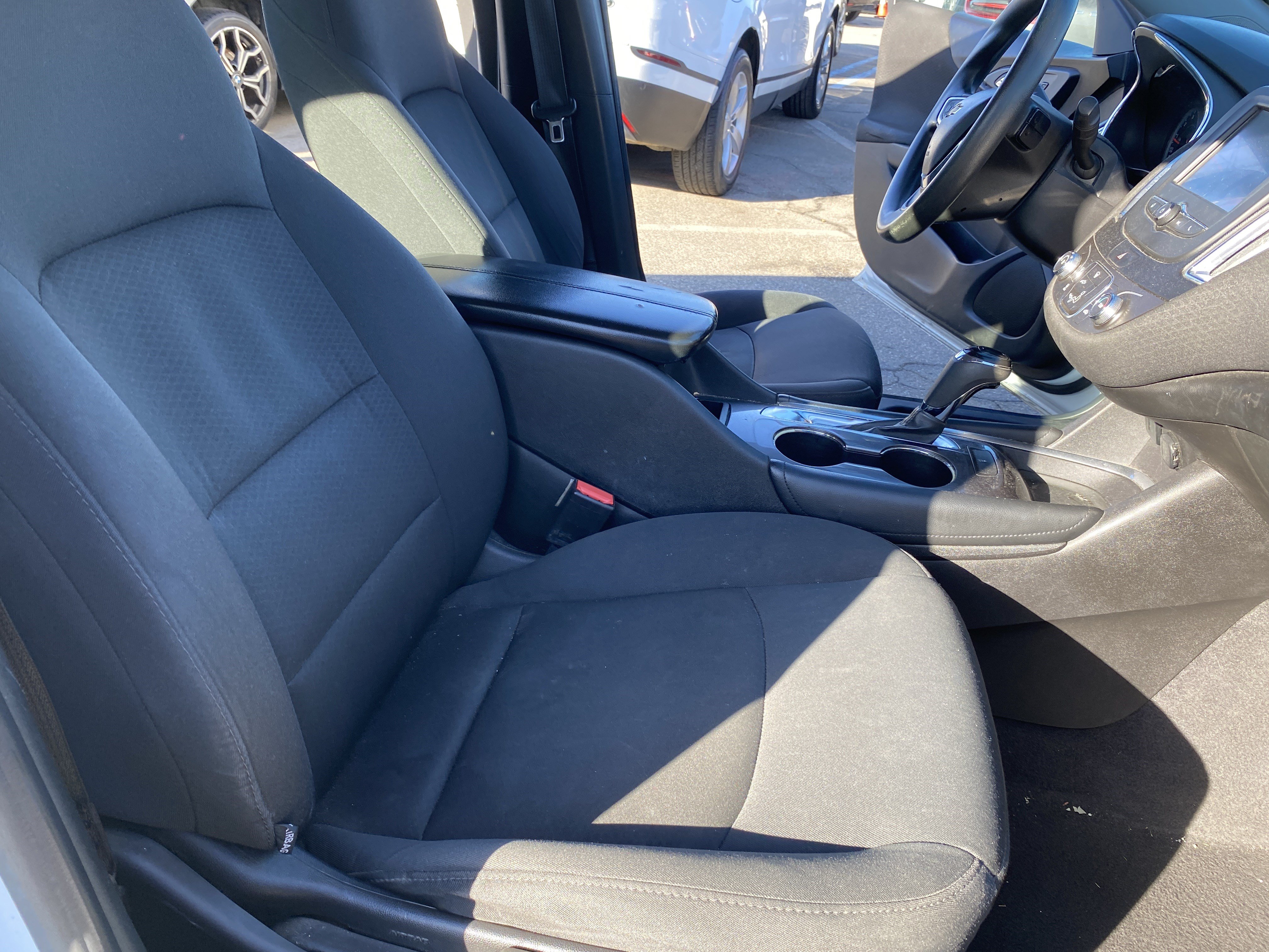 Used 2017 Chevrolet Malibu LT FWD image 21