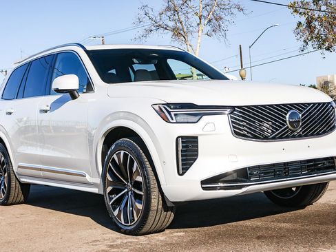 New 2026 Volvo XC90 T8 Plus w/ Protection Package Premier image 3
