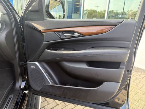 Used 2020 Cadillac Escalade Premium Luxury AWD/4WD image 37
