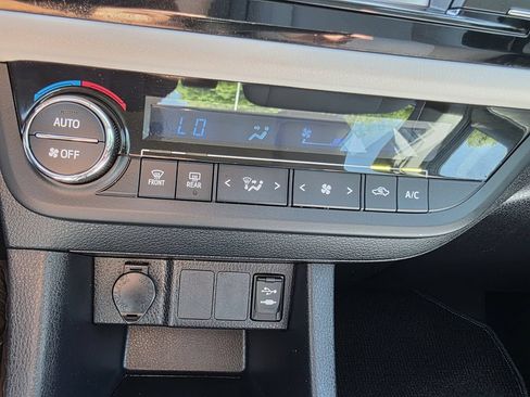 Used 2016 Toyota Corolla LE FWD image 25