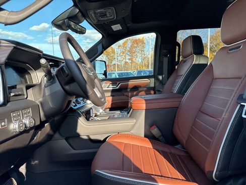 New 2026 GMC Sierra 2500 Denali Ultimate image 9