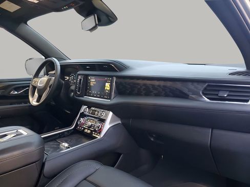 Used 2023 GMC Yukon Denali image 14