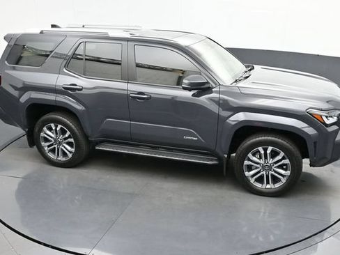 Used 2025 Toyota 4Runner Limited AWD/4WD image 40