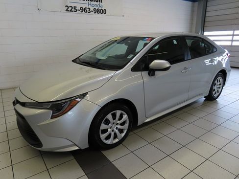 Used 2024 Toyota Corolla LE image 2
