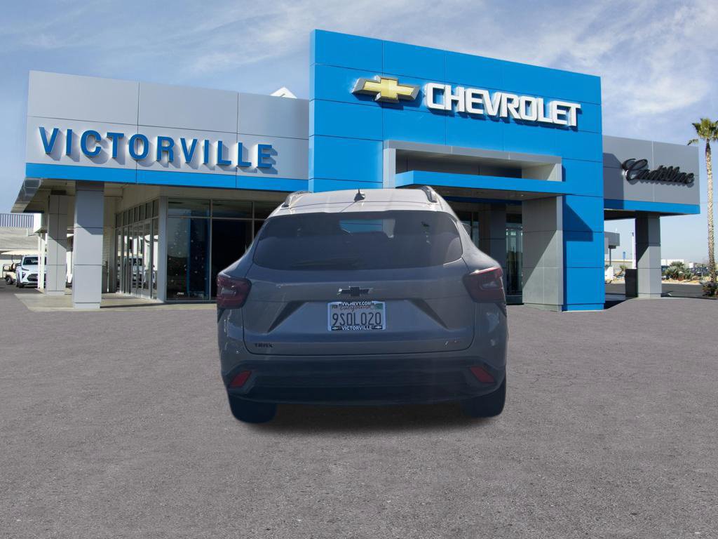 Used 2025 Chevrolet Trax RS w/ Sunroof Package FWD image 7