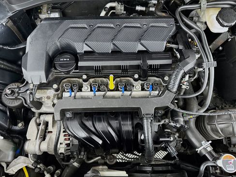 Used 2024 Hyundai Venue SEL FWD image 37