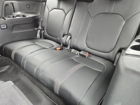 Certified 2025 Honda Pilot Touring image 27