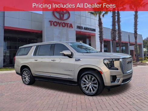 Used 2022 GMC Yukon XL Denali AWD/4WD image 1