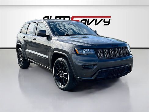 Used 2020 Jeep Grand Cherokee Altitude image 1