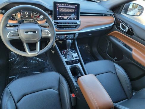 Certified 2024 Jeep Compass Limited image 38