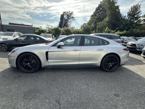 Used 2020 Porsche Panamera RWD image 5
