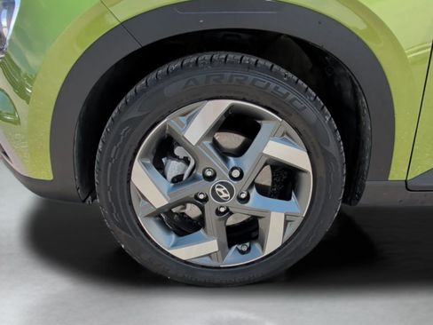 Used 2024 Hyundai Venue SEL FWD image 41